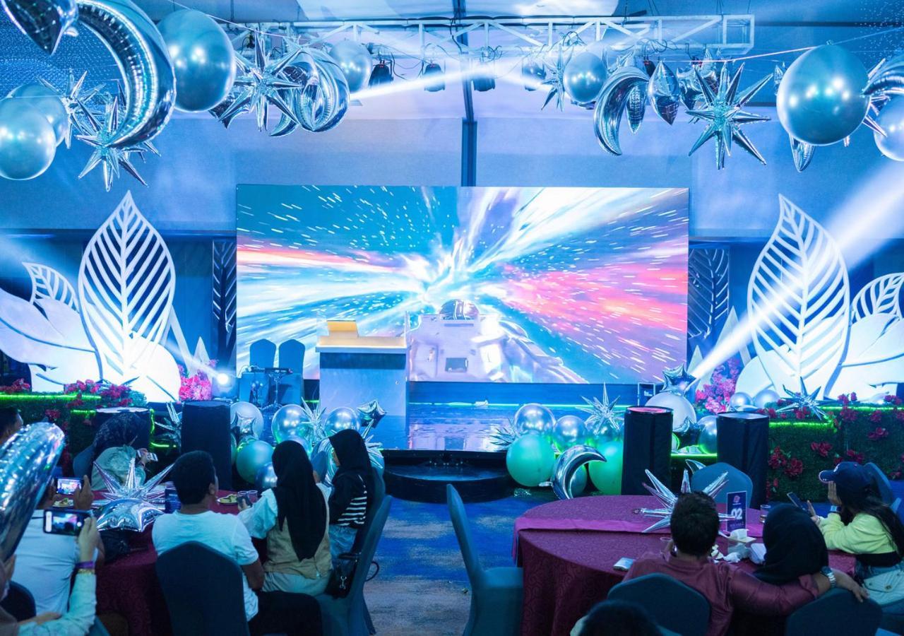 Pentacity Hotel Balikpapan Exteriör bild