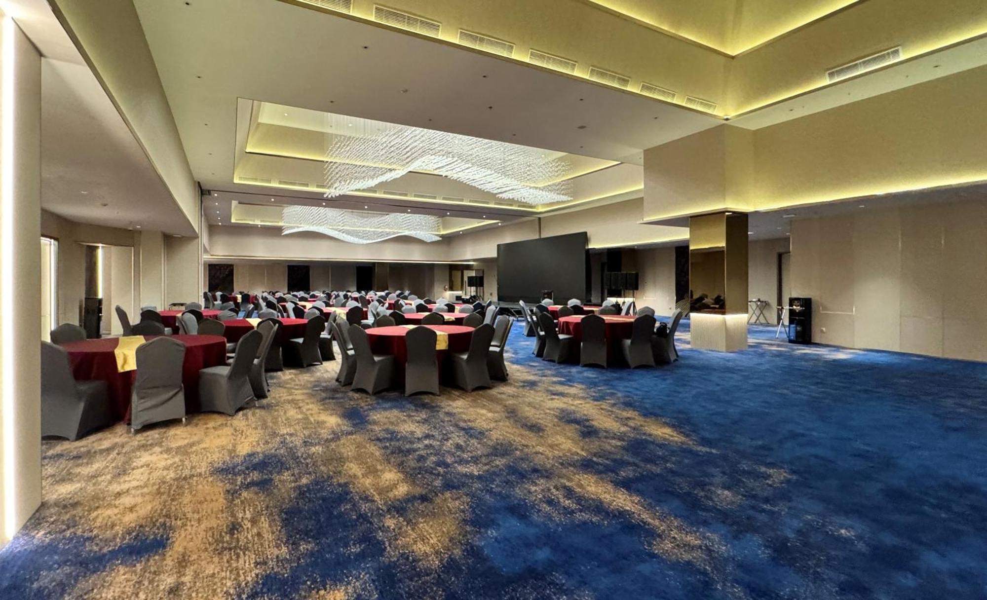 Pentacity Hotel Balikpapan Exteriör bild