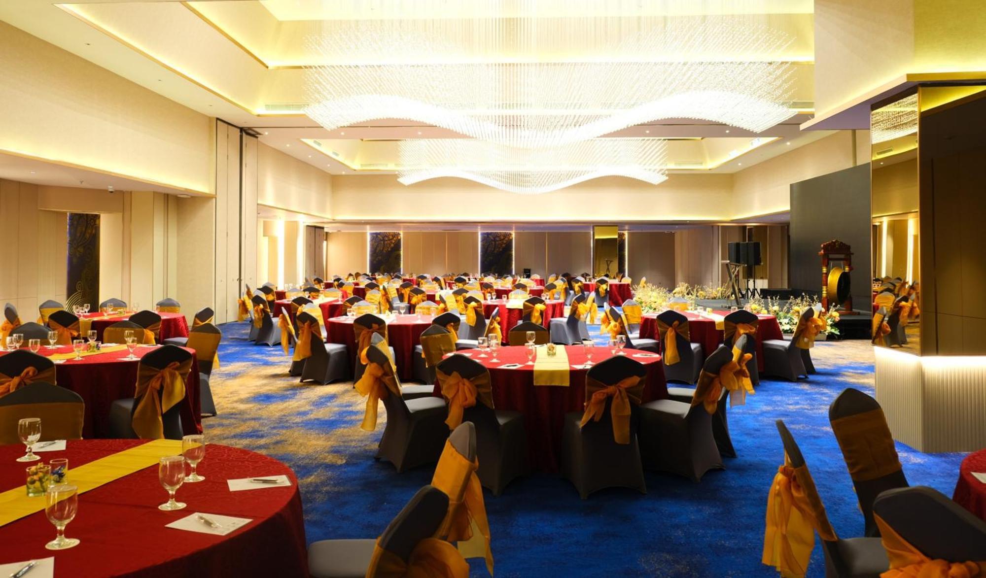 Pentacity Hotel Balikpapan Exteriör bild