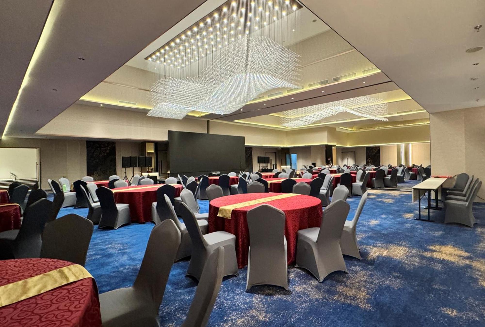 Pentacity Hotel Balikpapan Exteriör bild