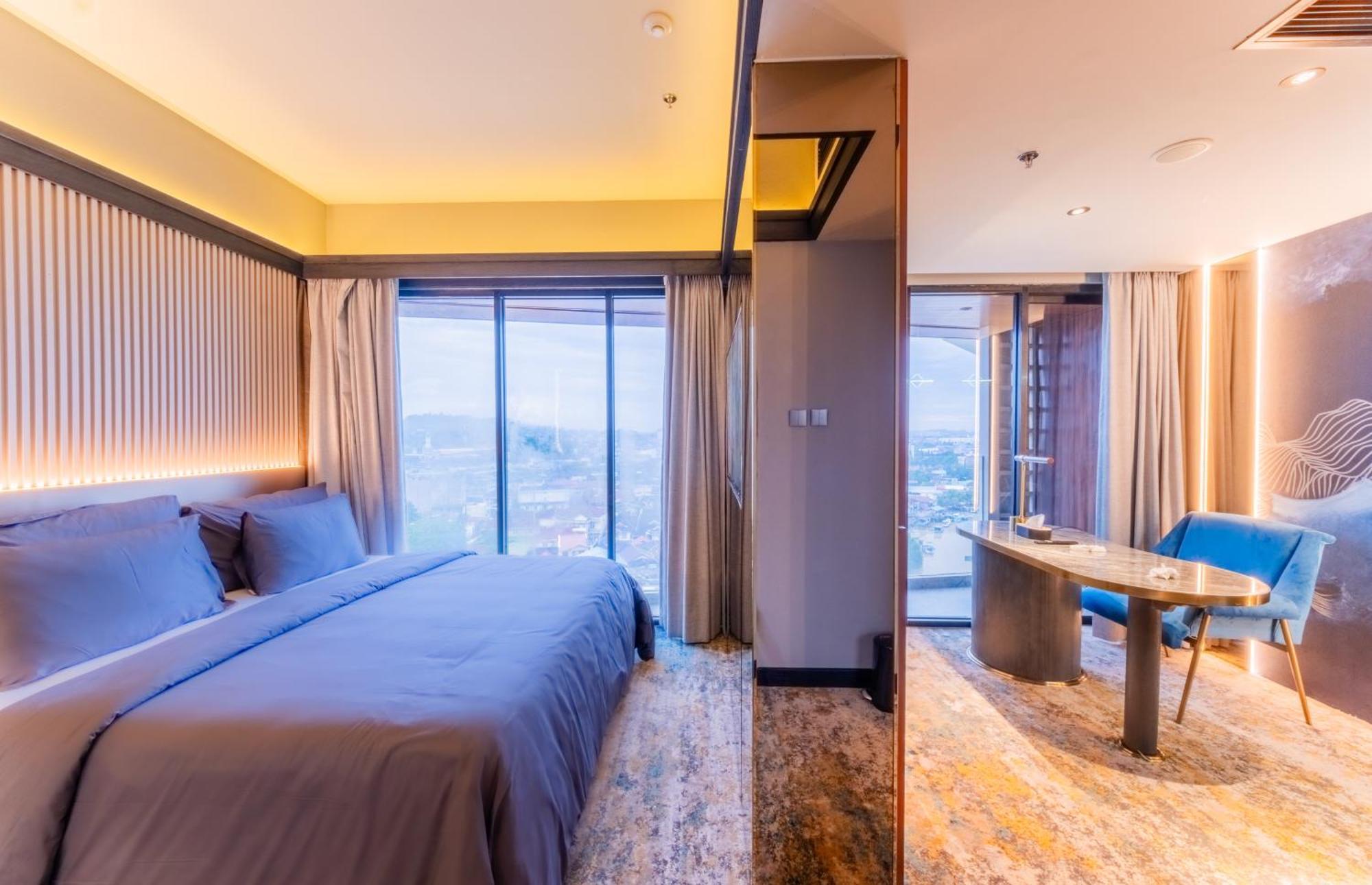 Pentacity Hotel Balikpapan Exteriör bild